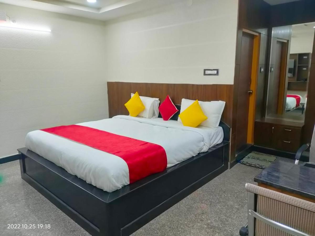 Hotel New Maruthi Inn, Lb Nagar Hyderabad Exterior foto
