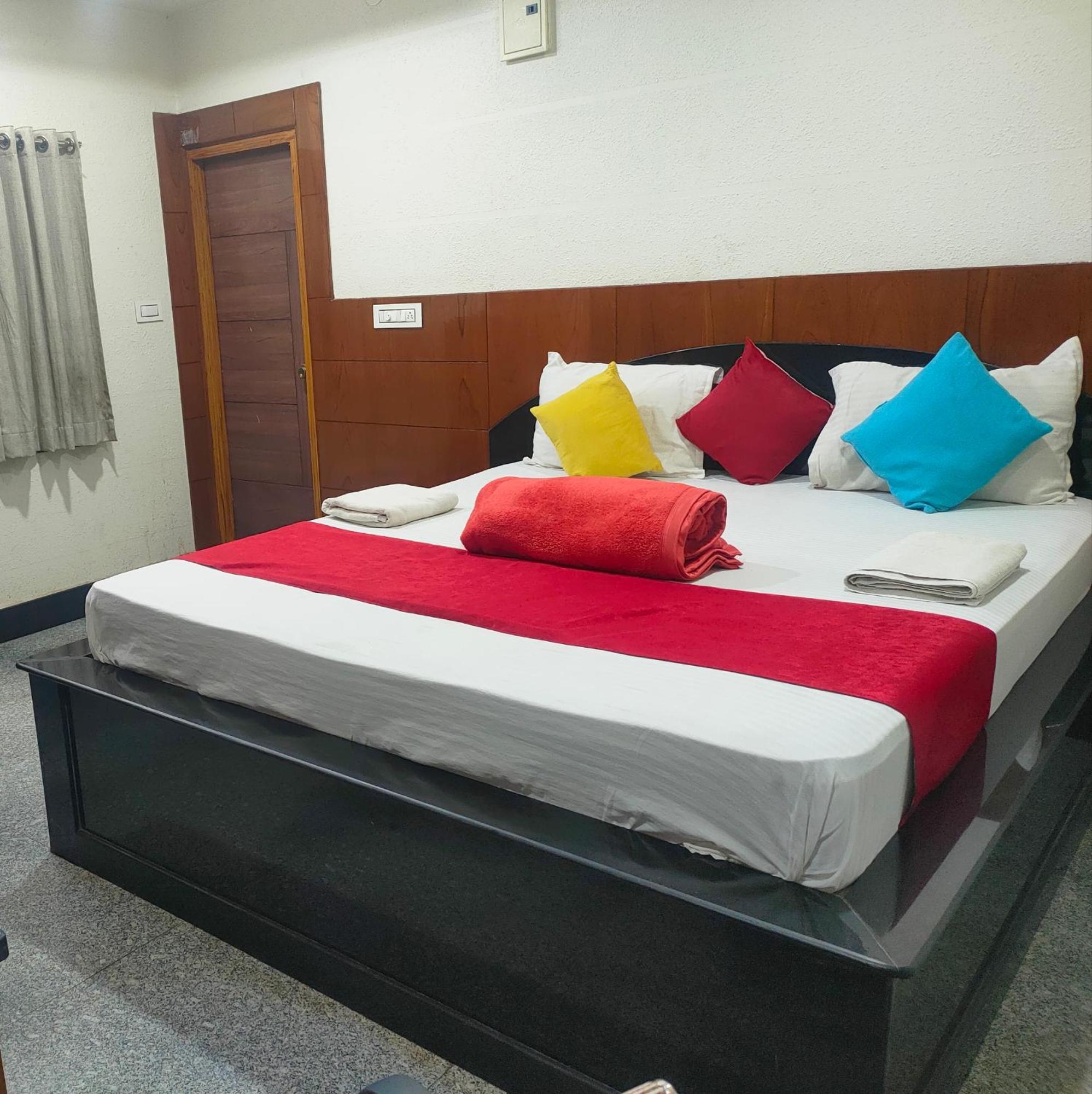 Hotel New Maruthi Inn, Lb Nagar Hyderabad Exterior foto